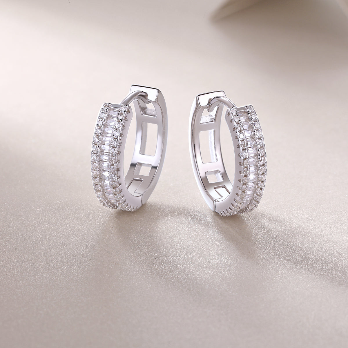 Woven Light Studs