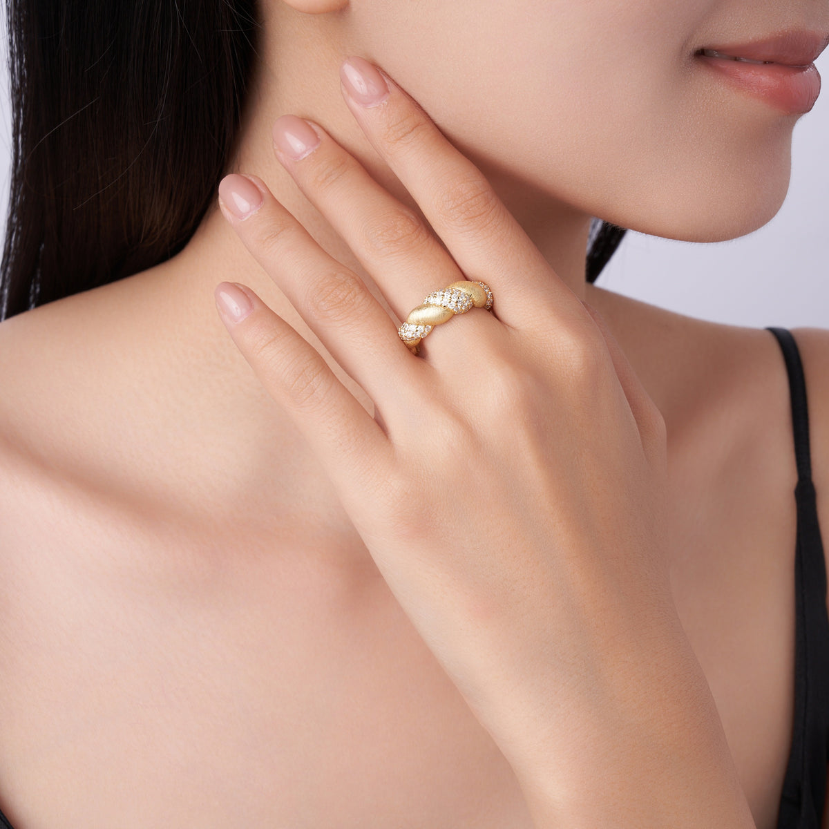 Gold Twist Pavé Band