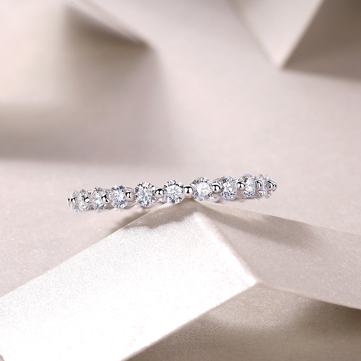 Pavé Row Band