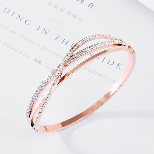 Crossover Pavé Bangle