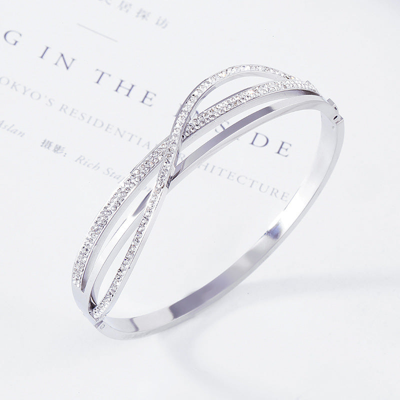 Crossover Pavé Bangle