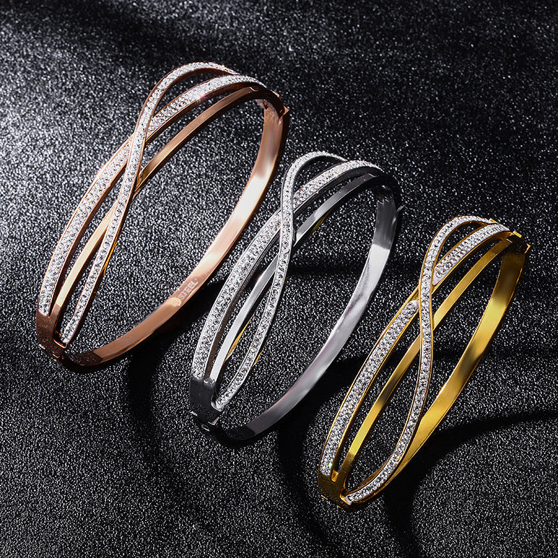 Crossover Pavé Bangle
