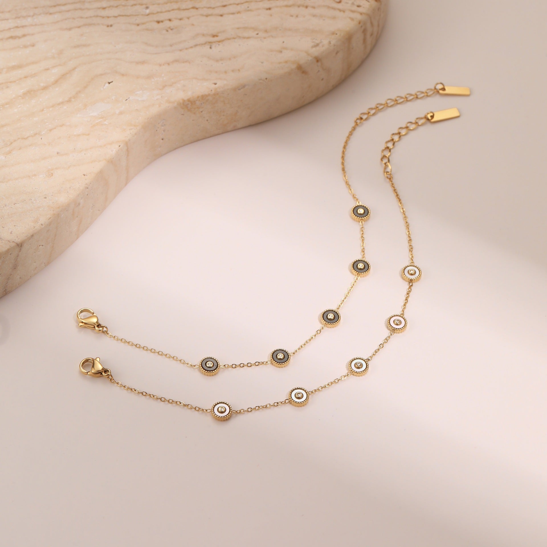 Shell Disc Chain Bracelet
