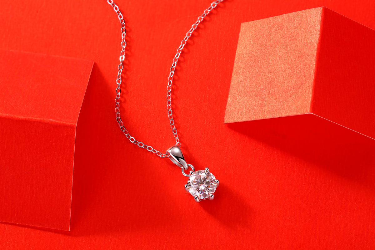 Breeze Solitaire Pendant