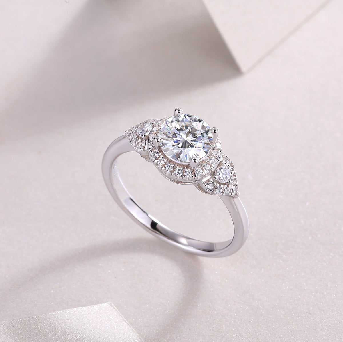 Trio Cluster Ring